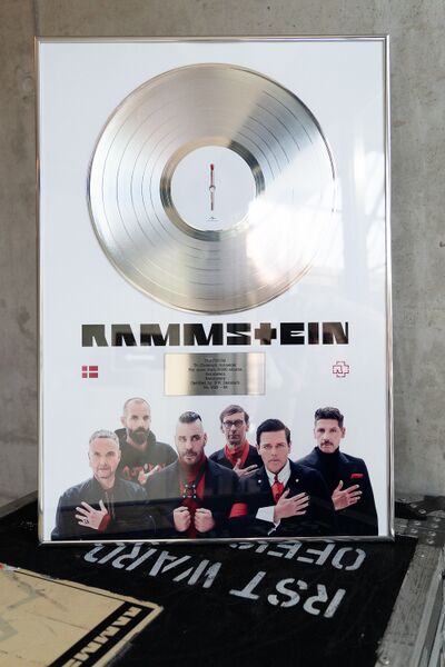 File:platinum-danemark-schneider 1.jpg