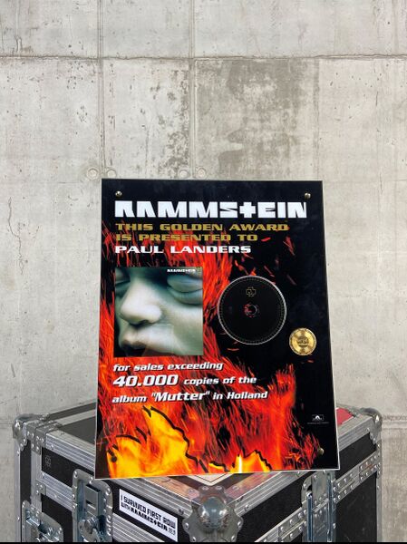 File:PAUL Mutter Gold Holland.jpg