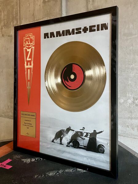 File:PAUL Zeit Polen Gold.jpeg