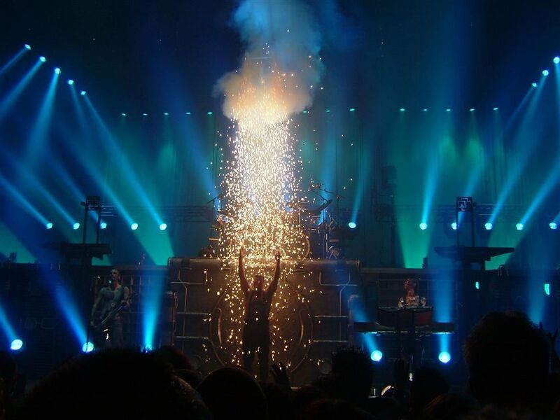 File:SparkleShower- by Asmp65.dsl.pipex .jpg