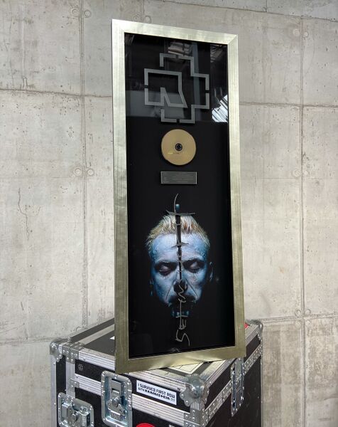 File:PAUL Sehnsucht Multi-Gold.jpg