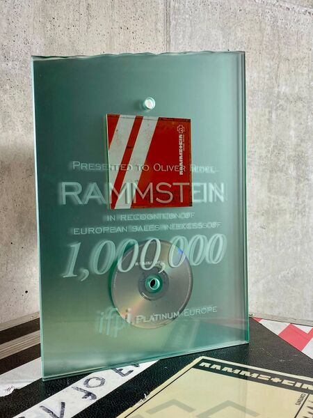 File:Olli Reise Multi-Platinum Europe.jpg