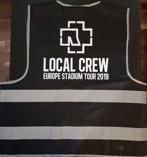 File:BlackLocalCrewVest2019.jpg